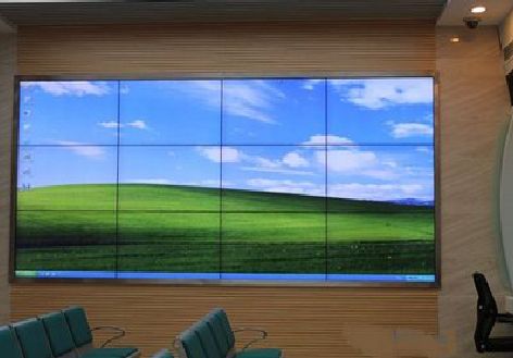 咸丰液晶拼接屏的另类用法。