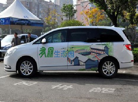 咸丰户外车贴喷绘如何保持效果?